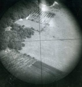 Norden_bombsight_crosshairs